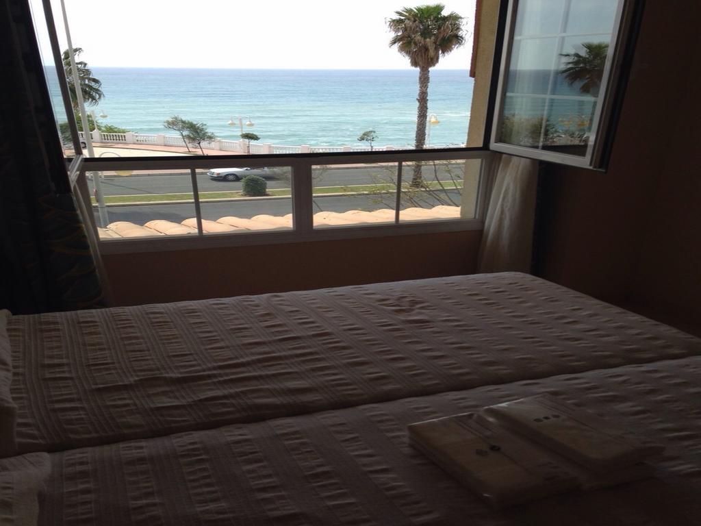 Apartamentos Torreon Del Mar Benalmádena Szoba fotó