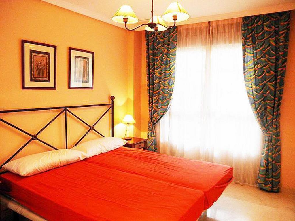 Apartamentos Torreon Del Mar Benalmádena Szoba fotó